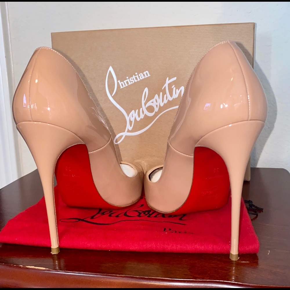 Christian Louboutin Nude So Kate 120